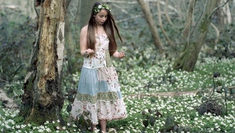 Обои лес, девушка, весна, forest, girl, spring разрешение 1987x1274 Загрузить