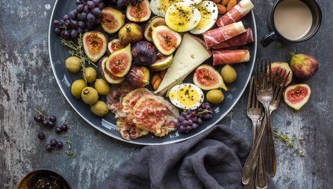 Обои виноград, фрукты, сыр, яйца, инжир, бекон, grapes, fruit, cheese, eggs, figs, bacon разрешение 3840x5760 Загрузить