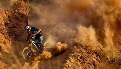 Обои пыль, велосипед, горный, маунтинбайк, dust, bike, mountain, mountain bike разрешение 2560x1440 Загрузить