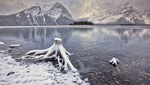 Обои озеро, горы, снег, канада, альберта, кананаскис, lake, mountains, snow, canada, albert, kananaskis разрешение 2048x1365 Загрузить