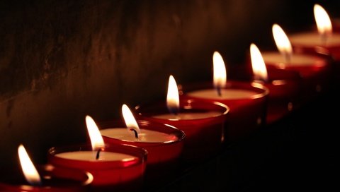 Обои свечи, пламя, стена, черный фон, фитиль, свечки, candles, flame, wall, black background, wick, candle разрешение 5549x3144 Загрузить