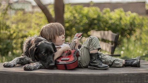 Обои гитара, собака, мальчик, друзья, ботинки, guitar, dog, boy, friends, shoes разрешение 1920x1080 Загрузить