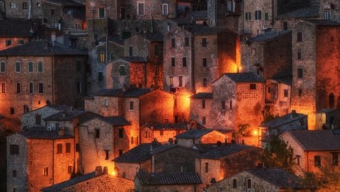 Обои ночь, огни, город, италия, тоскана, sorano, night, lights, the city, italy, tuscany разрешение 2000x1287 Загрузить