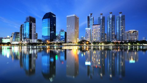 Обои ночь, огни, отражение, город, таиланд, бангкок, night, lights, reflection, the city, thailand, bangkok разрешение 3840x2400 Загрузить
