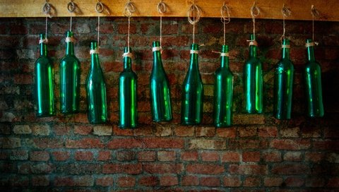 Обои стена, бутылки, кирпичи, wall, bottle, bricks разрешение 2880x1800 Загрузить