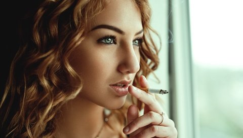 Обои девушка, портрет, модель, волосы, лицо, сигарета, tonny j rgensen, girl, portrait, model, hair, face, cigarette разрешение 2048x1365 Загрузить