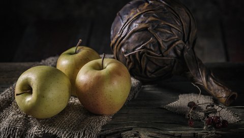 Обои яблоки, стол, три, натюрморт, apples, table, three, still life разрешение 2112x1188 Загрузить