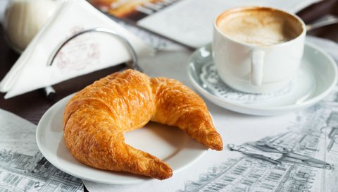 Обои кофе, чашка, завтрак, круассан, coffee, cup, breakfast, croissant разрешение 2112x1188 Загрузить
