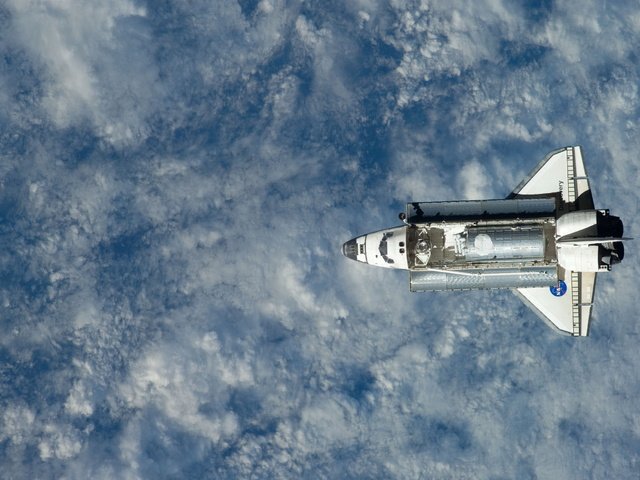 Обои на орбите, земля с космоса, спейс шаттл, in orbit, earth from space, the space shuttle разрешение 2560x1687 Загрузить