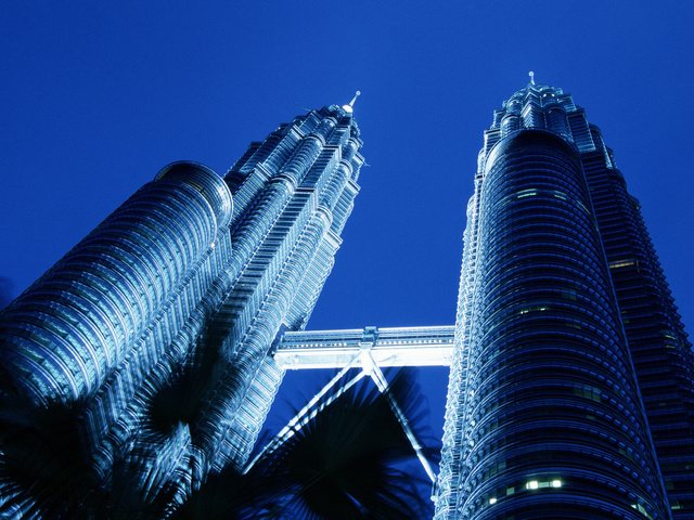 Обои небо, малайзия, building twin, the sky, malaysia разрешение 2500x1644 Загрузить