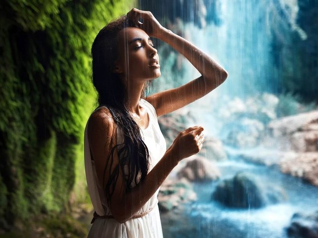 Обои девушка, платье, водопад, girl, dress, waterfall разрешение 1920x1080 Загрузить