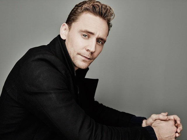 Обои портрет, взгляд, актёр, лицо, пальто, том хиддлстон, portrait, look, actor, face, coat, tom hiddleston разрешение 2048x1365 Загрузить