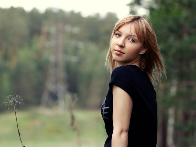 Обои лес, девушка, взгляд, волосы, лицо, футболка, настя, forest, girl, look, hair, face, t-shirt, nastya разрешение 1920x1200 Загрузить