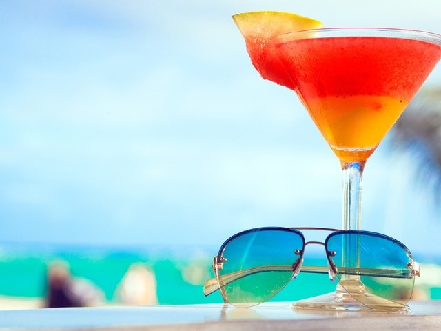 Обои напиток, очки, бокал, коктейль, drink, glasses, glass, cocktail разрешение 3840x2560 Загрузить
