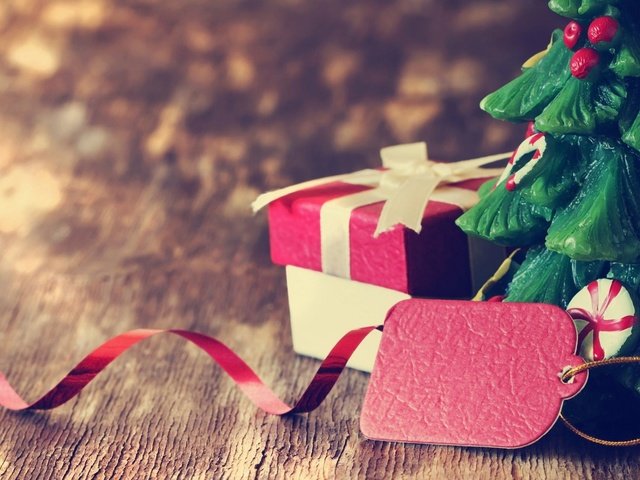 Обои новый год, декор, елка, доски, свеча, подарок, праздник, рождество, коробка, new year, decor, tree, board, candle, gift, holiday, christmas, box разрешение 1920x1200 Загрузить