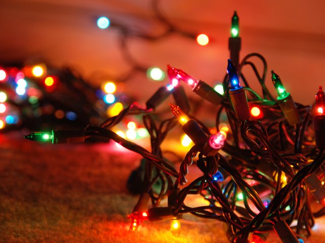 Обои новый год, рождество, огоньки, гирлянда, новогодние огни, new year, christmas, lights, garland разрешение 3840x2400 Загрузить