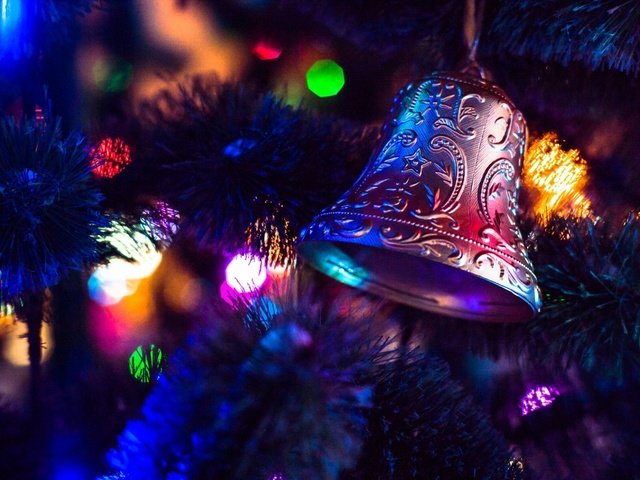 Обои новый год, елка, рождество, елочные украшения, колокольчик, new year, tree, christmas, christmas decorations, bell разрешение 1920x1280 Загрузить