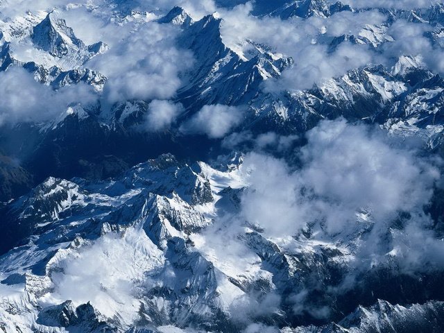 Обои облака, горы, снег, туман, вид сверху, clouds, mountains, snow, fog, the view from the top разрешение 1920x1080 Загрузить