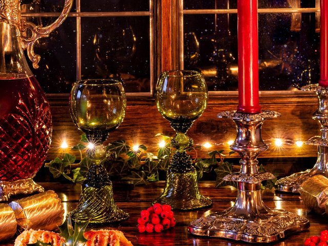 Обои свечи, графин, ягоды, окно, вино, бокалы, рождество, выпечка, пирожное, candles, decanter, berries, window, wine, glasses, christmas, cakes, cake разрешение 2112x1188 Загрузить