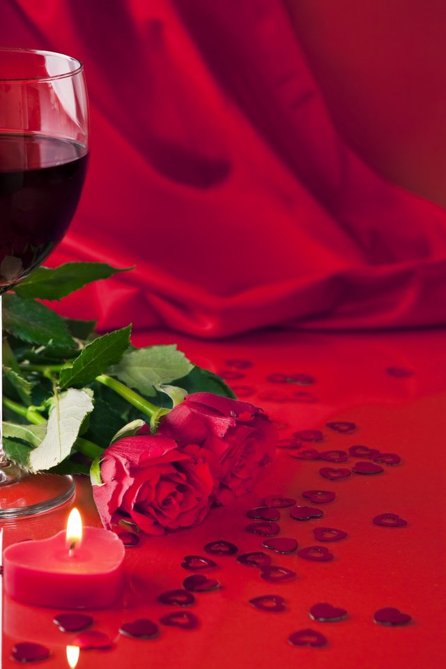 Обои цветы, свечи, розы, красные, вина, flowers, candles, roses, red, wine разрешение 2560x1600 Загрузить