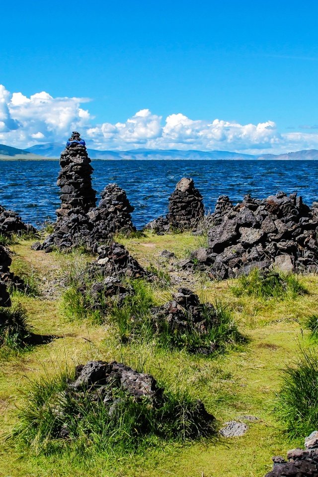 Обои небо, озеро, камни, монголия, the sky, lake, stones, mongolia разрешение 1920x1279 Загрузить