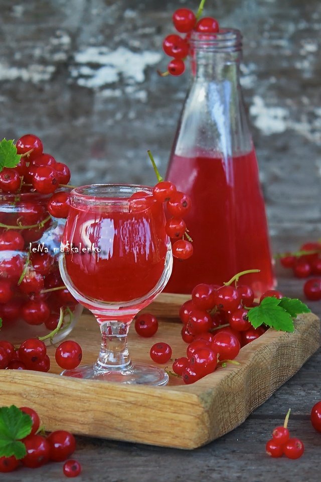 Обои напиток, ягода, красная смородина, смородина, сок, drink, berry, red currant, currants, juice разрешение 2048x1365 Загрузить