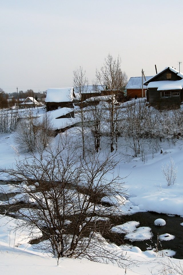 Обои река, снег, зима, кусты, деревня, дома, дом, river, snow, winter, the bushes, village, home, house разрешение 2560x1600 Загрузить