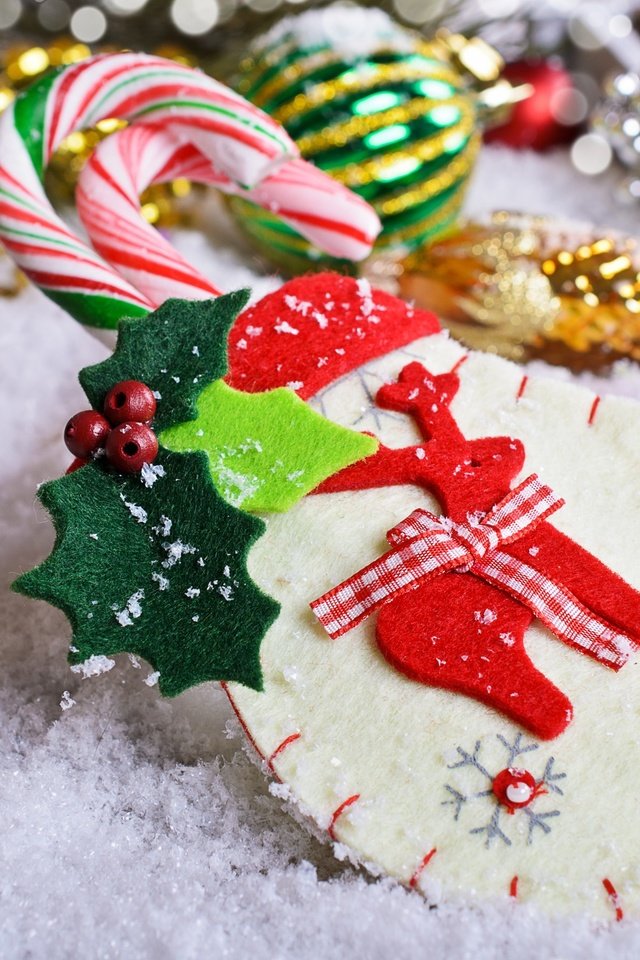 Обои новый год, рождество, елочные украшения, печенье, леденцы, new year, christmas, christmas decorations, cookies, lollipops разрешение 2880x1800 Загрузить