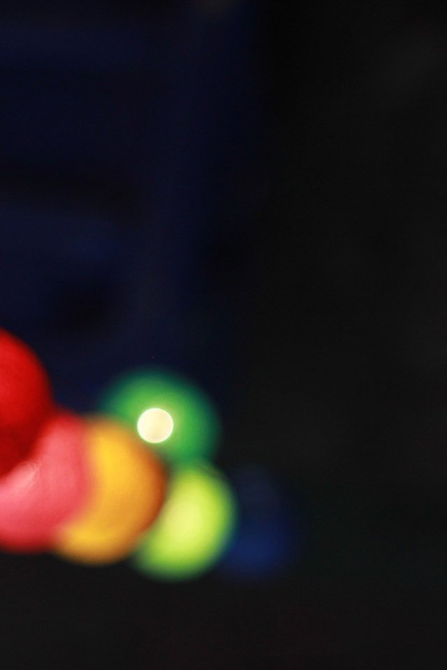 Обои новый год, шары, черный фон, рождество, огоньки, гирлянда, new year, balls, black background, christmas, lights, garland разрешение 1920x1200 Загрузить