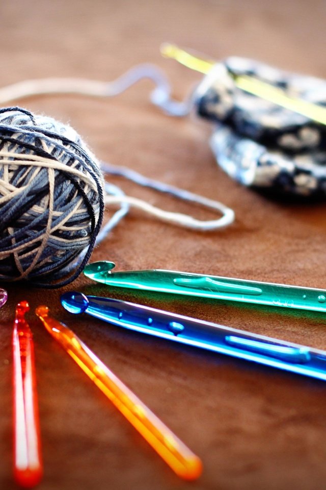 Обои нитки, вязание, пряжа, рукоделие, крючок, крючки, thread, knitting, yarn, needlework, hook, hooks разрешение 4752x3168 Загрузить
