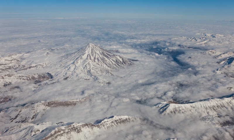 Обои облака, горы, снег, clouds, mountains, snow разрешение 1920x1280 Загрузить