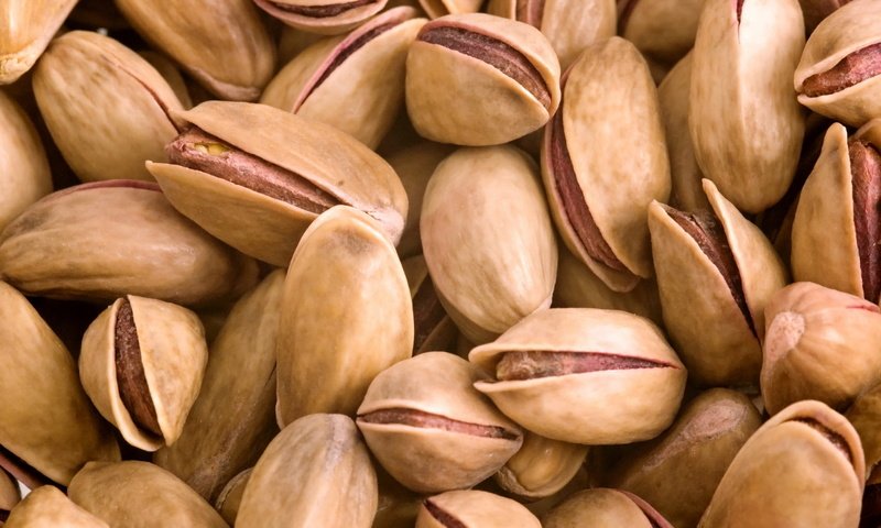 Обои текстура, орехи, макро, вкусно, фисташки, texture, nuts, macro, delicious, pistachios разрешение 1920x1080 Загрузить