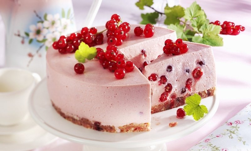 Обои еда, чашка, сладкое, торт, десерт, пирожное, смородины, food, cup, sweet, cake, dessert, currant разрешение 1920x1200 Загрузить