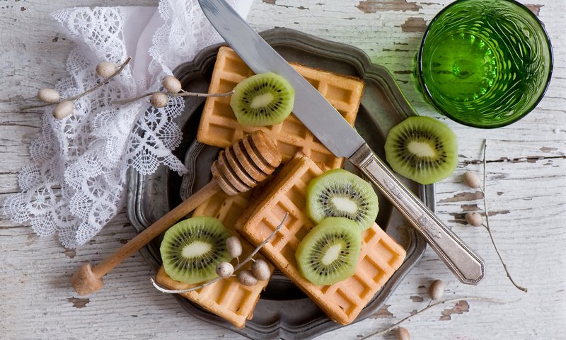 Обои киви, нож, выпечка, десерт, натюрморт, вафли, anna verdina, kiwi, knife, cakes, dessert, still life, waffles разрешение 2000x1377 Загрузить