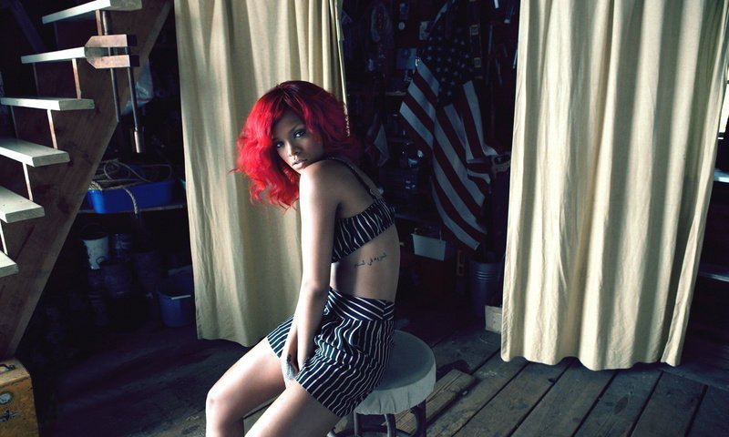 Обои красные, сидит, волосы, певица, татуировка, рианна, на стуле, red, sitting, hair, singer, tattoo, rihanna, on the chair разрешение 2500x1662 Загрузить