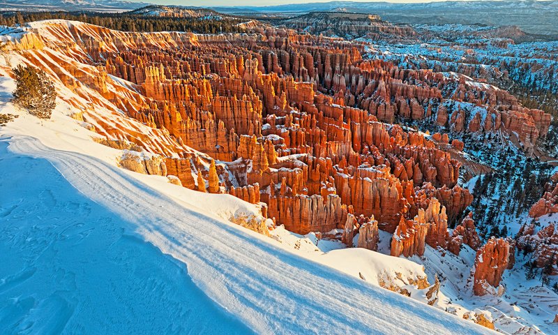 Обои горы, снег, зима, сша, штат юта, каньон брайс национальный парк, mountains, snow, winter, usa, utah, bryce canyon national park разрешение 2048x1360 Загрузить