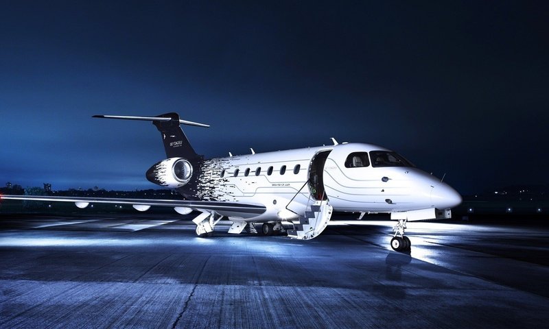 Обои авиация, аэропорт, ночные огни, частный самолет, aviation, airport, night lights, private jet разрешение 1920x1080 Загрузить