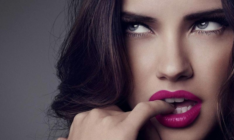 Обои брюнетка, модель, губы, лицо, адриана лима, brunette, model, lips, face, adriana lima разрешение 1920x1080 Загрузить