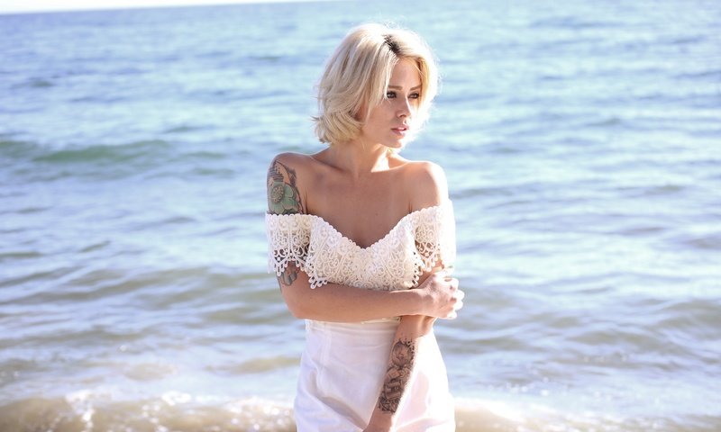 Обои девушка, платье, блондинка, татуировки, тату, alysha nett, girl, dress, blonde, tattoo разрешение 2048x1302 Загрузить