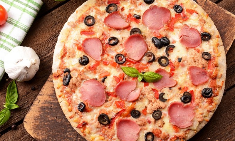 Обои сыр, перец, пицца, брынза, ветчина, быстрое питание, cheese, pepper, pizza, ham, fast food разрешение 2880x2215 Загрузить