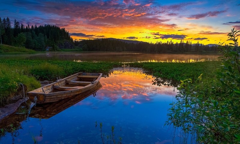 Обои озеро, природа, закат, отражение, лодка, lake, nature, sunset, reflection, boat разрешение 1920x1200 Загрузить