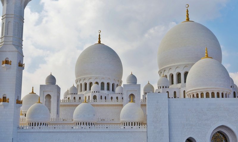 Обои белоснежный, купола, оаэ, абу-даби, мечеть шаха зайда, white, dome, uae, abu dhabi, the mosque of shakh zayed разрешение 2048x1153 Загрузить