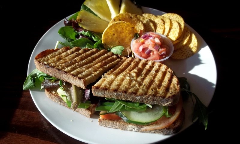 Обои зелень, сэндвичи, бутерброд, хлеб, овощи, ананас, салат, чипсы, сэндвич, огурец, cucumber, greens, sandwiches, sandwich, bread, vegetables, pineapple, salad, chips разрешение 1920x1440 Загрузить