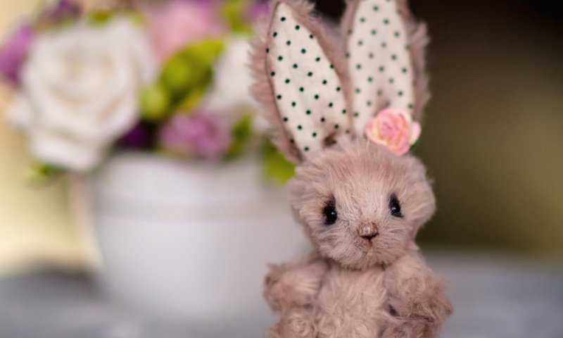 Обои цветок, игрушка, ушки, заяц, зайка, flower, toy, ears, hare, bunny разрешение 1920x1528 Загрузить