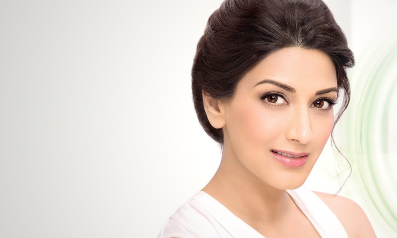 Обои глаза, актриса, девушка, индийская, улыбка, sonali bendre, сонали бендре, брюнетка, модель, волосы, губы, лицо, eyes, actress, girl, indian, smile, brunette, model, hair, lips, face разрешение 2743x1795 Загрузить