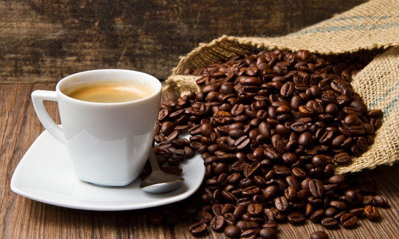 Обои зерна, кофе, чашка, кофейные зерна, мешковина, grain, coffee, cup, coffee beans, burlap разрешение 3840x2400 Загрузить