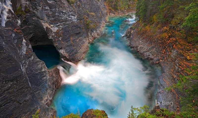 Обои река, природа, водопад, канада, британская колумбия, bing, кросс-ривер-фолс, river, nature, waterfall, canada, british columbia, cross-river falls разрешение 1920x1200 Загрузить