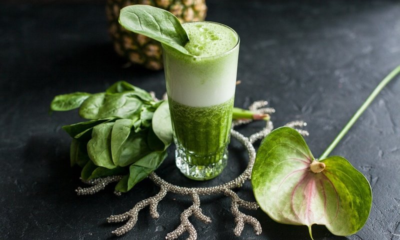 Обои цветы, зелень, напиток, стакан, сок, смузи, шпинат, flowers, greens, drink, glass, juice, smoothies, spinach разрешение 2048x1340 Загрузить