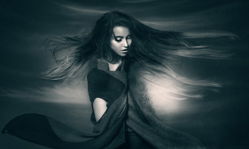 Обои девушка, взгляд, чёрно-белое, волосы, лицо, joachim bergauer, girl, look, black and white, hair, face разрешение 2000x1201 Загрузить