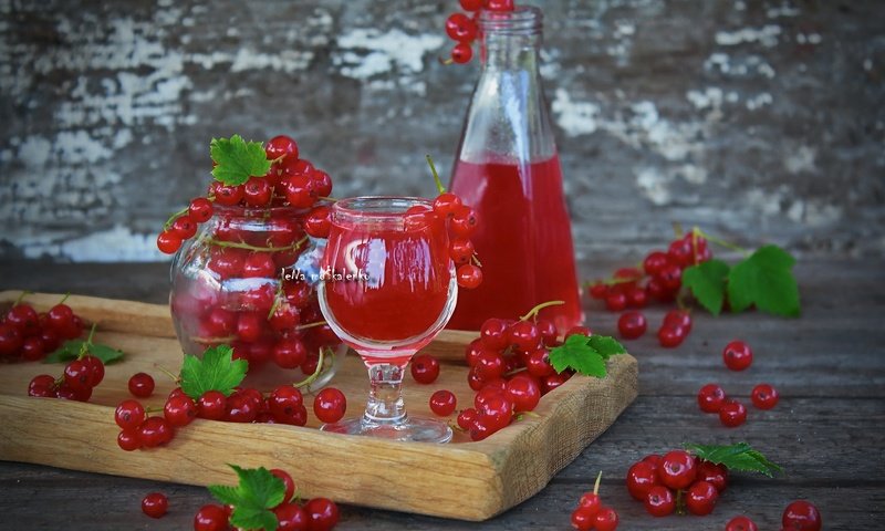 Обои напиток, ягода, красная смородина, смородина, сок, drink, berry, red currant, currants, juice разрешение 2048x1365 Загрузить